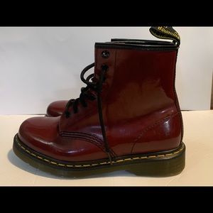 💯Dr. Martens Maroon Patent Leather 1460 Boot